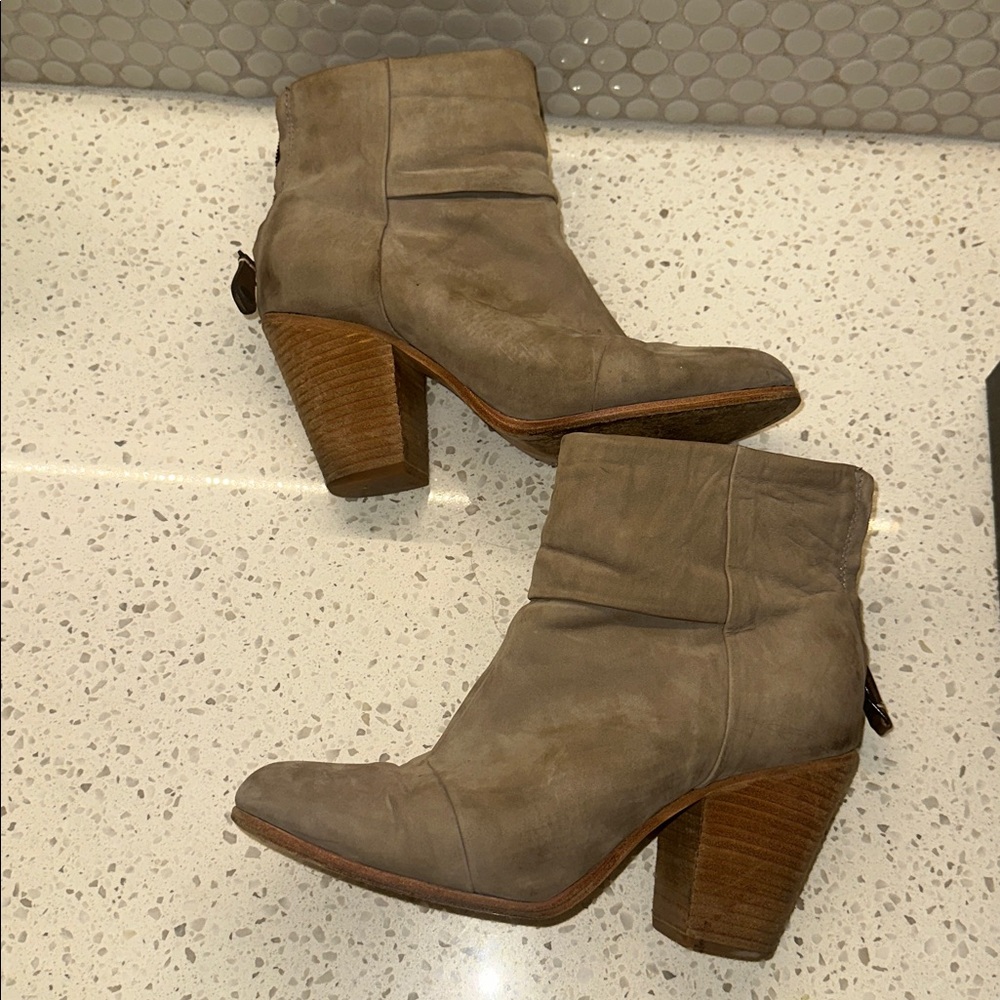 rag & bone Classic Newbury Grey/Taupe Suede Boots 39.5 w box
